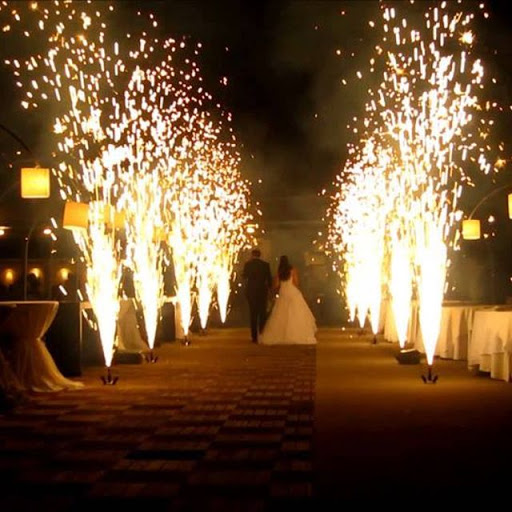 Lung linh ánh sáng trong đám cưới